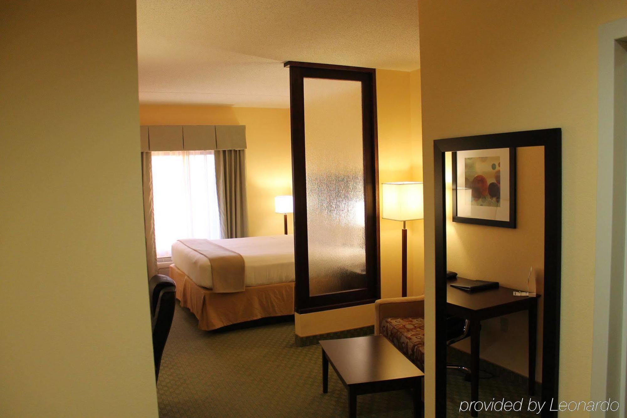 Holiday Inn Express & Suites Harrisburg West Mechanicsburg Exterior photo